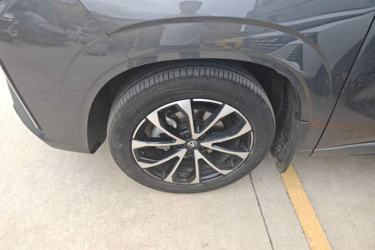 Used CHANGAN UNI-Z New Energy 2024 Blue Whale Smart Electric iDD 125km Beyond Edition Left Front Wheel Hub