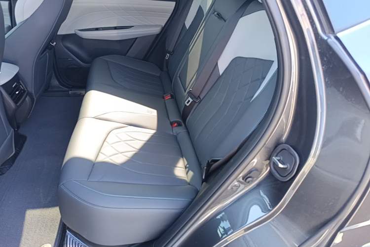 Used CHANGAN UNI-Z New Energy 2024 Blue Whale Smart Electric iDD 125km Excellence Model Left Rear Seat