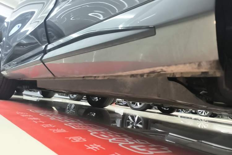 Used CHANGAN UNI-Z New Energy 2024 Blue Whale Smart Electric iDD 125km Beyond Edition Left Side Sill