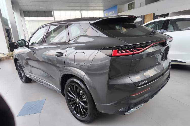 Used CHANGAN UNI-Z New Energy 2024 Blue Whale Smart Electric iDD 125km Leading Model Rear Left 45 Deg