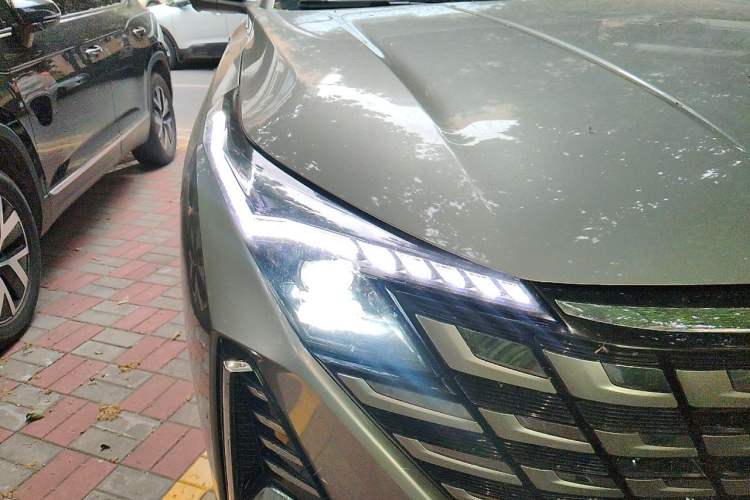 Used CHANGAN UNI-Z New Energy 2024 Blue Whale Smart Electric iDD 125km Beyond Edition Right Front Headlight