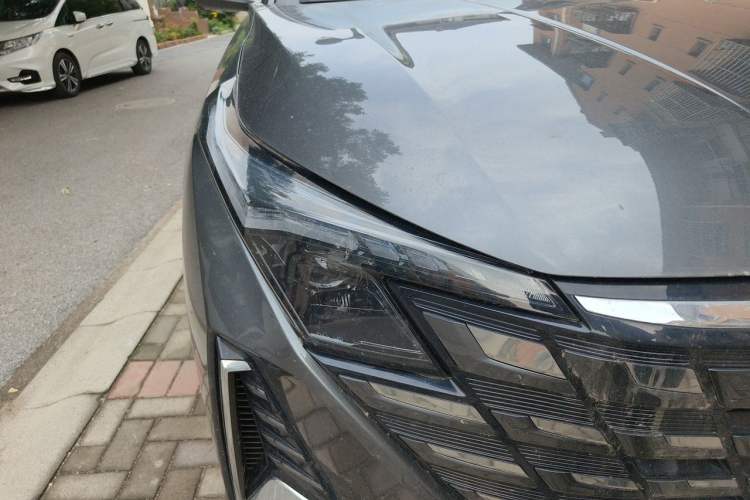 Used CHANGAN UNI-Z New Energy 2024 Blue Whale Smart Electric iDD 125km Excellence Model Right Front Headlight