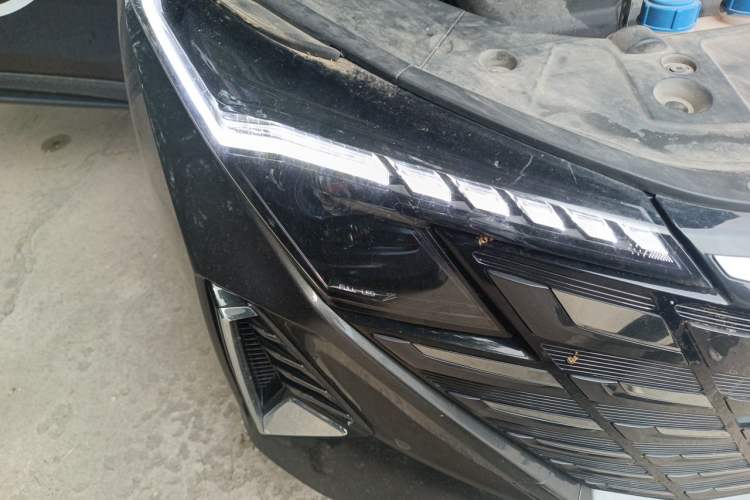 Used CHANGAN UNI-Z New Energy 2024 Blue Whale Smart Electric iDD 125km Excellence Model Right Front Headlight