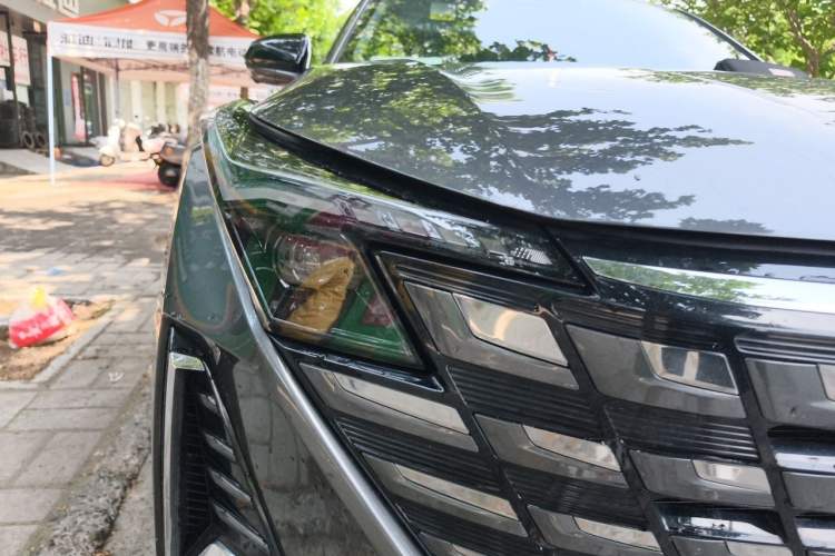 Used CHANGAN UNI-Z New Energy 2024 Blue Whale Smart Electric iDD 125km Excellence Model Right Front Headlight