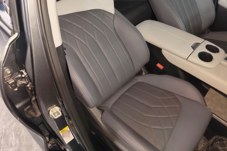 Used CHANGAN UNI-Z New Energy 2024 Blue Whale Smart Electric iDD 125km Beyond Edition Right Front Seat