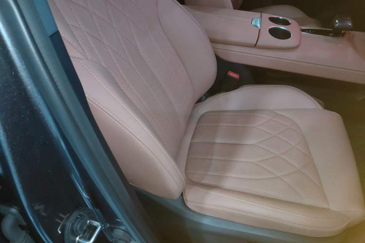 Used CHANGAN UNI-Z New Energy 2024 Blue Whale Smart Electric iDD 125km Beyond Edition Right Front Seat