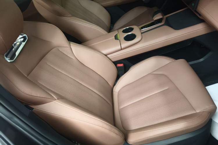 Used CHANGAN UNI-Z New Energy 2024 Blue Whale Smart Electric iDD 125km Leading Model Right Front Seat