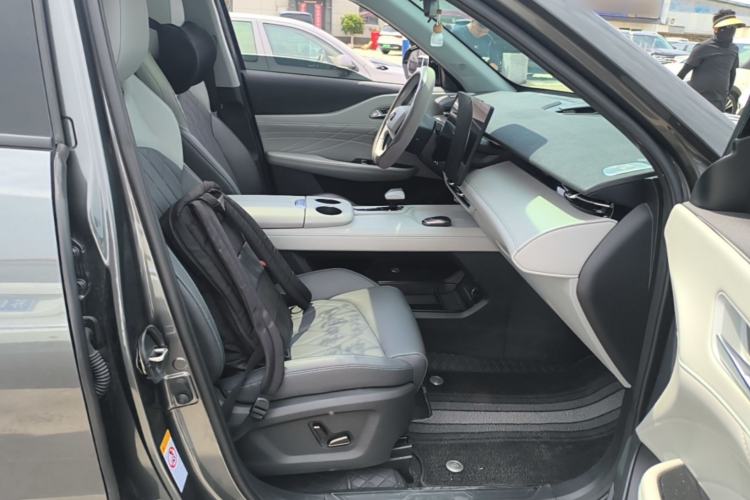 Used CHANGAN UNI-Z New Energy 2024 Blue Whale Smart Electric iDD 125km Beyond Edition Right Front Seat