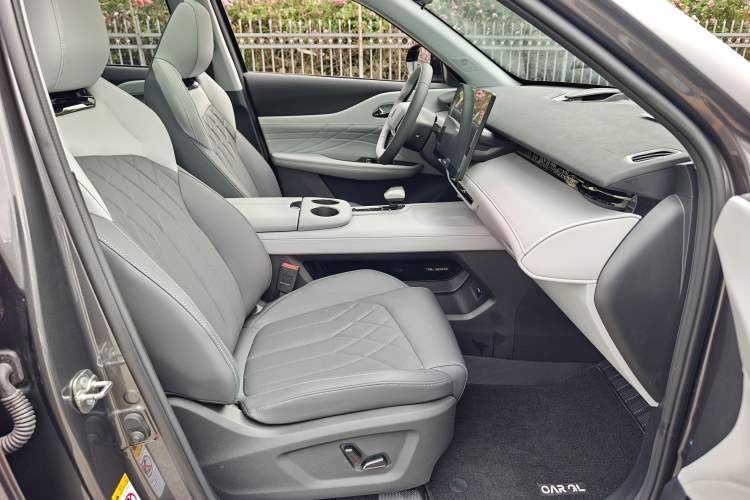 Used CHANGAN UNI-Z New Energy 2024 Blue Whale Smart Electric iDD 125km Excellence Model Right Front Seat