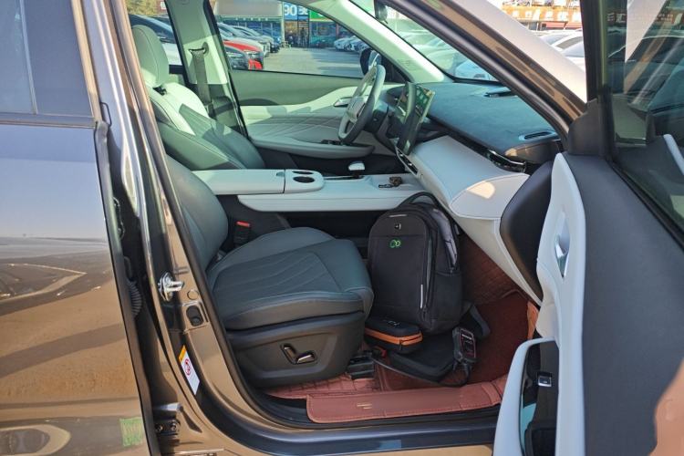 Used CHANGAN UNI-Z New Energy 2024 Blue Whale Smart Electric iDD 125km Beyond Edition Right Front Seat