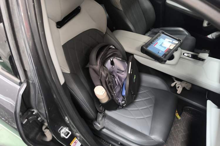 Used CHANGAN UNI-Z New Energy 2024 Blue Whale Smart Electric iDD 125km Beyond Edition Right Front Seat