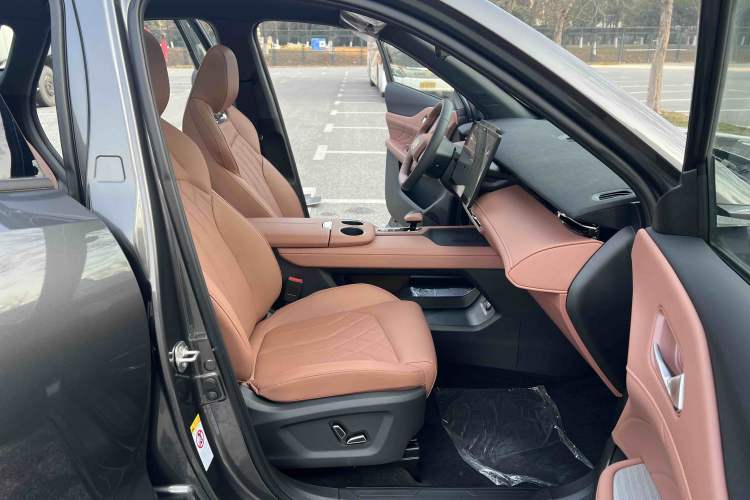 Used CHANGAN UNI-Z New Energy 2024 Blue Whale Smart Electric iDD 125km Beyond Edition Right Front Seat