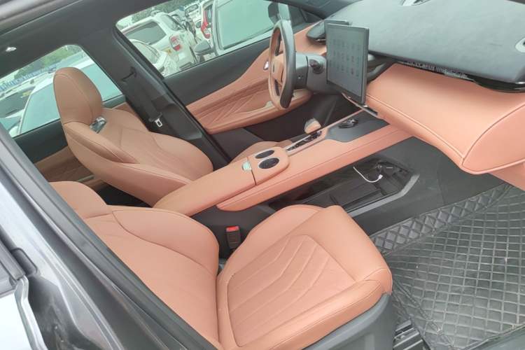 Used CHANGAN UNI-Z New Energy 2024 Blue Whale Smart Electric iDD 125km Excellence Model Right Front Seat