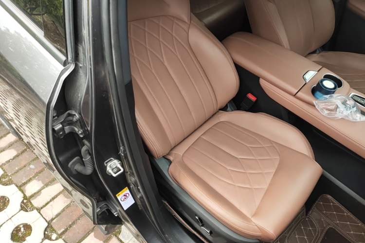 Used CHANGAN UNI-Z New Energy 2024 Blue Whale Smart Electric iDD 125km Excellence Model Right Front Seat