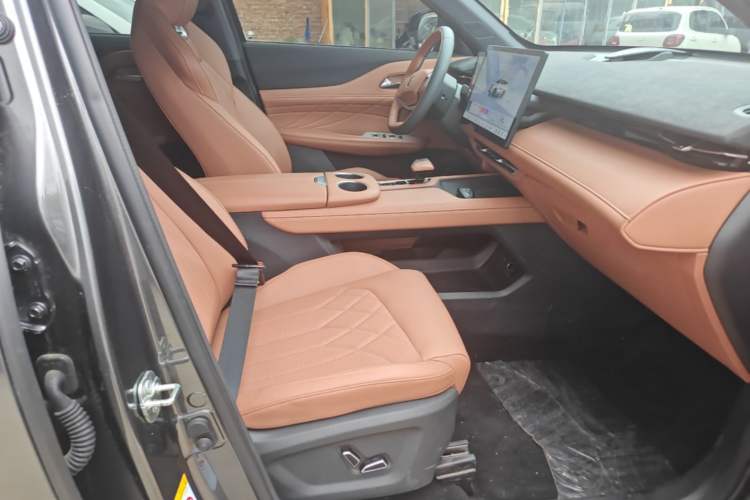 Used CHANGAN UNI-Z New Energy 2024 Blue Whale Smart Electric iDD 125km Beyond Edition Right Front Seat