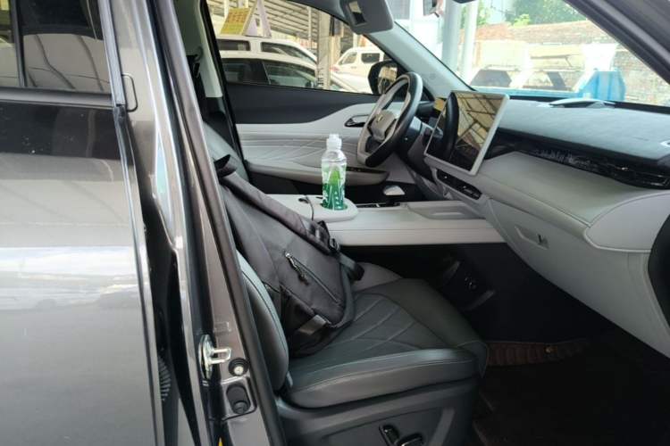 Used CHANGAN UNI-Z New Energy 2024 Blue Whale Smart Electric iDD 125km Excellence Model Right Front Seat