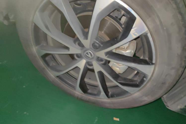 Used CHANGAN UNI-Z New Energy 2024 Blue Whale Smart Electric iDD 125km Excellence Model Right Front Wheel Hub