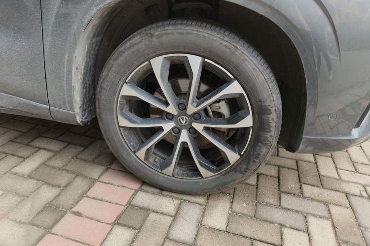 Used CHANGAN UNI-Z New Energy 2024 Blue Whale Smart Electric iDD 125km Excellence Model Right Front Wheel Hub
