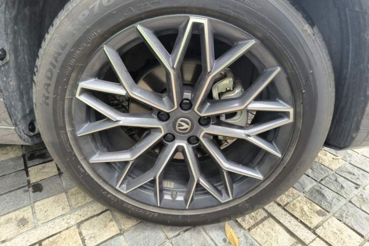 Used CHANGAN UNI-Z New Energy 2024 Blue Whale Smart Electric iDD 125km Excellence Model Right Front Wheel Hub