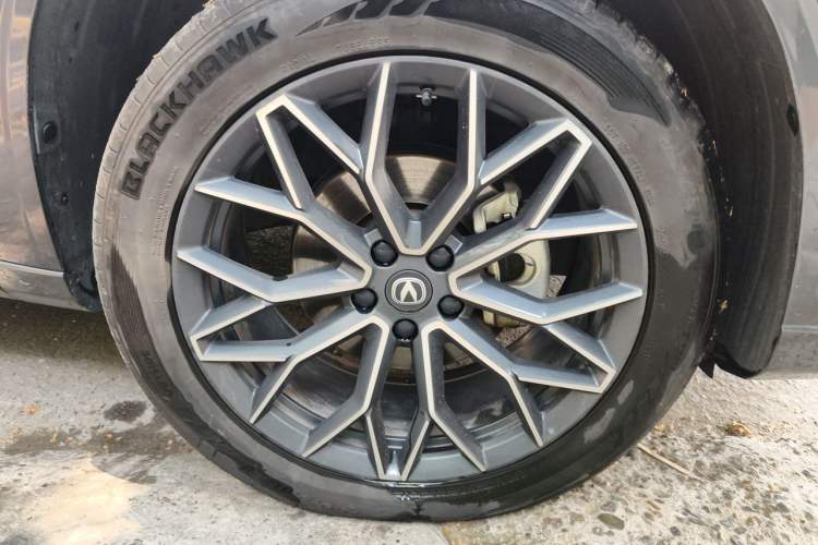 Used CHANGAN UNI-Z New Energy 2024 Blue Whale Smart Electric iDD 125km Excellence Model Right Front Wheel Hub