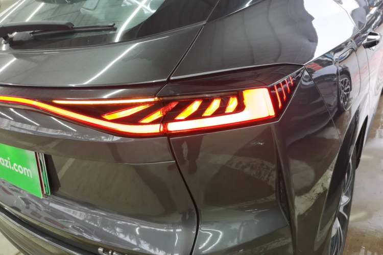 Used CHANGAN UNI-Z New Energy 2024 Blue Whale Smart Electric iDD 125km Excellence Model Right Rear Taillight
