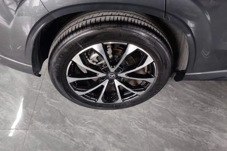 Used CHANGAN UNI-Z New Energy 2024 Blue Whale Smart Electric iDD 125km Beyond Edition Right Rear Wheel Hub