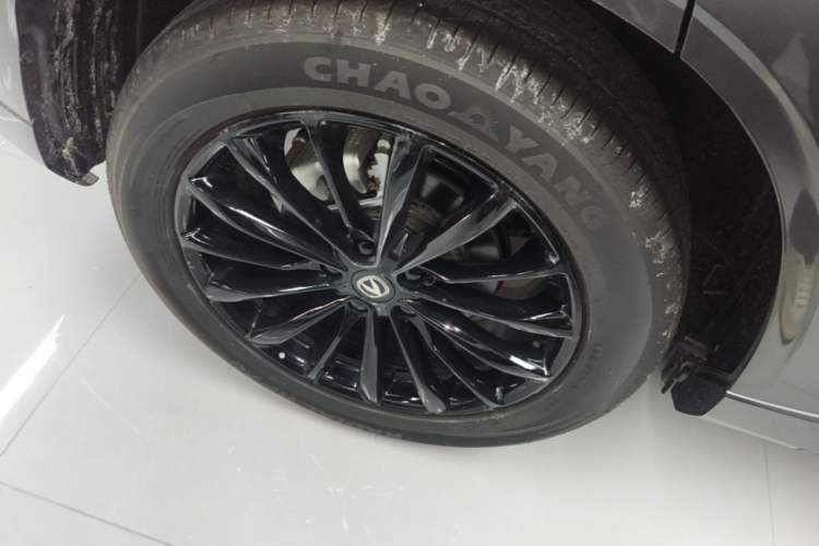 Used CHANGAN UNI-Z New Energy 2024 Blue Whale Smart Electric iDD 125km Leading Model Right Rear Wheel Hub