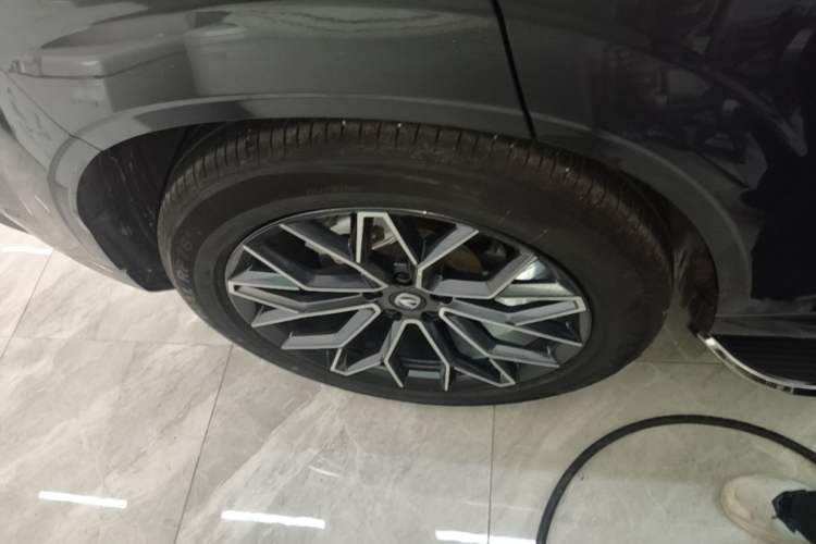 Used CHANGAN UNI-Z New Energy 2024 Blue Whale Smart Electric iDD 125km Excellence Model Right Rear Wheel Hub