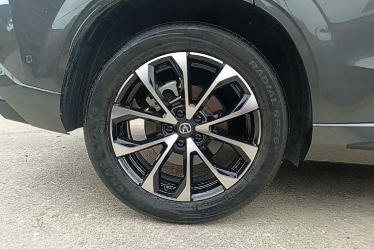 Used CHANGAN UNI-Z New Energy 2024 Blue Whale Smart Electric iDD 125km Excellence Model Right Rear Wheel Hub
