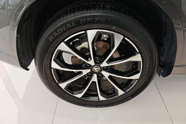 Used CHANGAN UNI-Z New Energy 2024 Blue Whale Smart Electric iDD 125km Beyond Edition Right Rear Wheel Hub