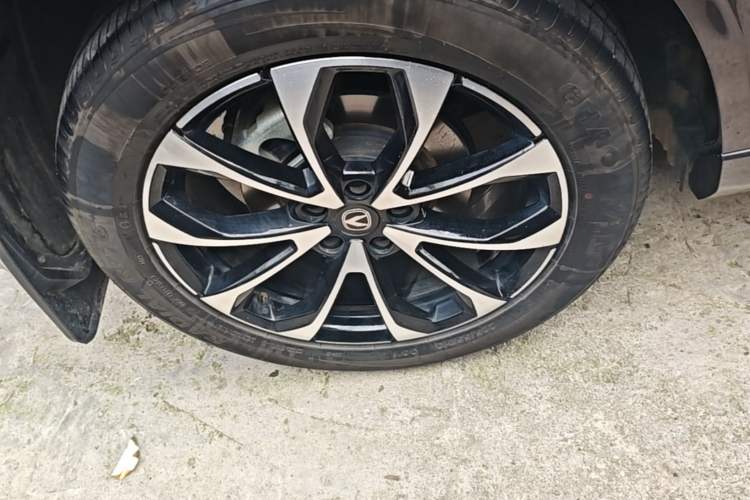 Used CHANGAN UNI-Z New Energy 2024 Blue Whale Smart Electric iDD 125km Excellence Model Right Rear Wheel Hub
