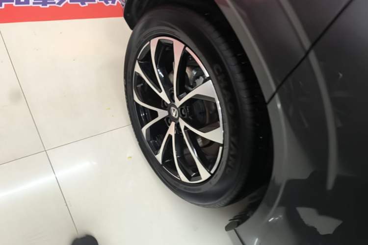 Used CHANGAN UNI-Z New Energy 2024 Blue Whale Smart Electric iDD 125km Beyond Edition Right Rear Wheel Hub
