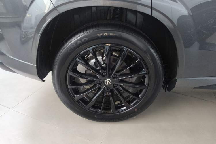 Used CHANGAN UNI-Z New Energy 2024 Blue Whale Smart Electric iDD 125km Leading Model Right Rear Wheel Hub