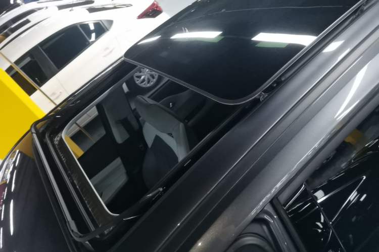 Used CHANGAN UNI-Z New Energy 2024 Blue Whale Smart Electric iDD 125km Beyond Edition Roof