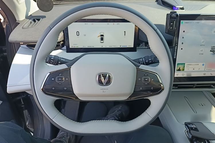Used CHANGAN UNI-Z New Energy 2024 Blue Whale Smart Electric iDD 125km Excellence Model Steering Wheel