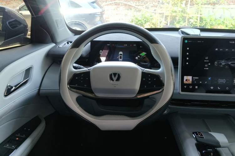 Used CHANGAN UNI-Z New Energy 2024 Blue Whale Smart Electric iDD 125km Excellence Model Steering Wheel