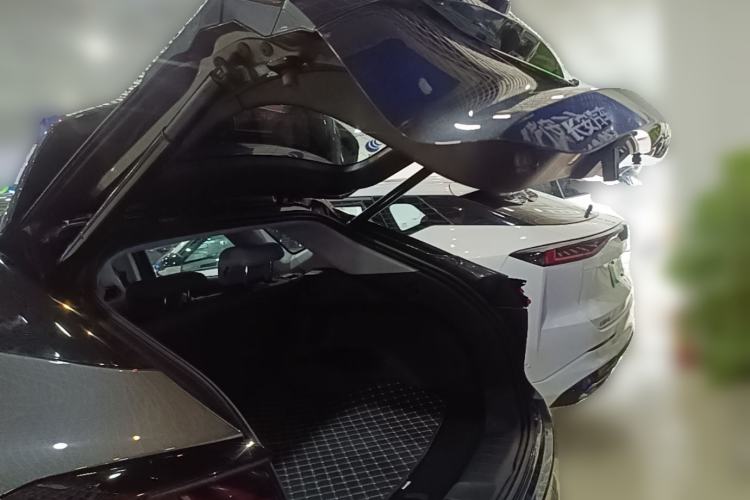 Used CHANGAN UNI-Z New Energy 2024 Blue Whale Smart Electric iDD 125km Excellence Model Trunk