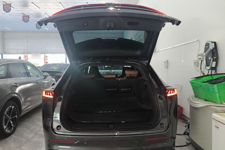Used CHANGAN UNI-Z New Energy 2024 Blue Whale Smart Electric iDD 125km Excellence Model Trunk