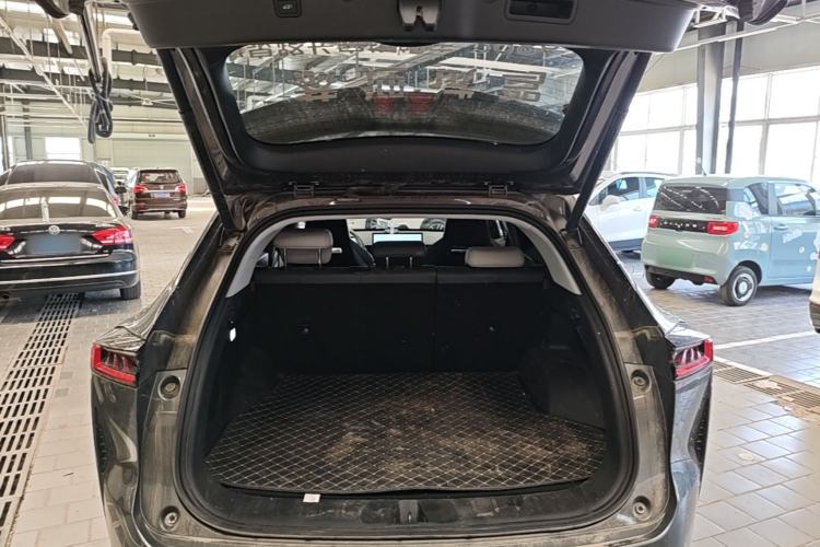 Used CHANGAN UNI-Z New Energy 2024 Blue Whale Smart Electric iDD 125km Beyond Edition Trunk