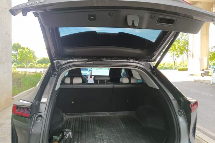 Used CHANGAN UNI-Z New Energy 2024 Blue Whale Smart Electric iDD 125km Beyond Edition Trunk
