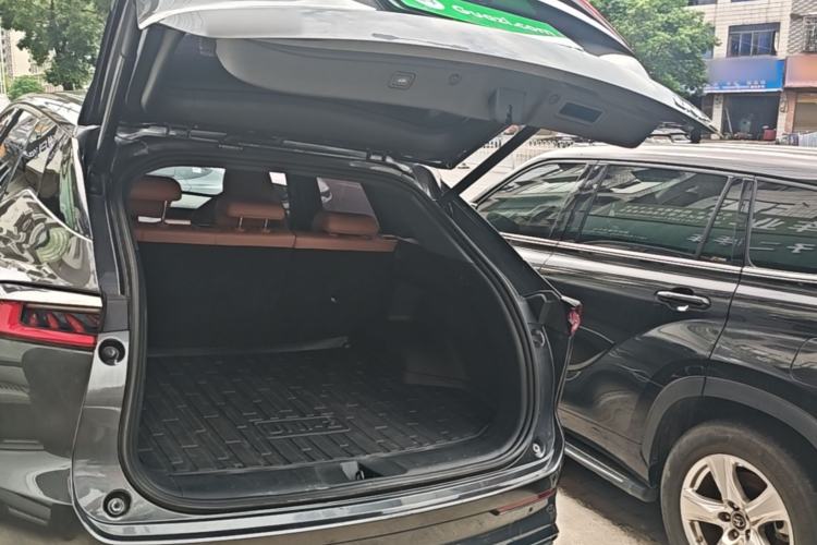 Used CHANGAN UNI-Z New Energy 2024 Blue Whale Smart Electric iDD 125km Excellence Model Trunk