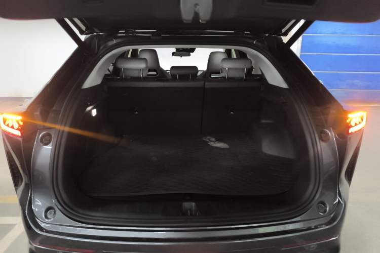 Used CHANGAN UNI-Z New Energy 2024 Blue Whale Smart Electric iDD 125km Beyond Edition Trunk