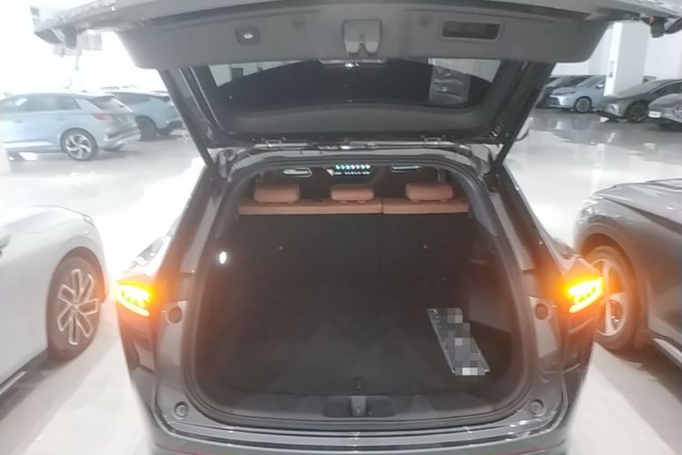 Used CHANGAN UNI-Z New Energy 2024 Blue Whale Smart Electric iDD 125km Beyond Edition Trunk