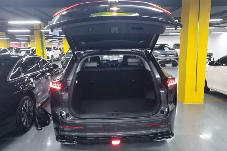 Used CHANGAN UNI-Z New Energy 2024 Blue Whale Smart Electric iDD 125km Beyond Edition Trunk