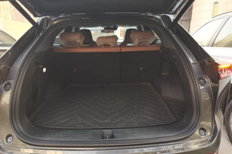 Used CHANGAN UNI-Z New Energy 2024 Blue Whale Smart Electric iDD 125km Beyond Edition Trunk