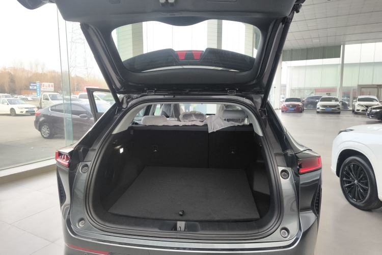 Used CHANGAN UNI-Z New Energy 2024 Blue Whale Smart Electric iDD 125km Leading Model Trunk