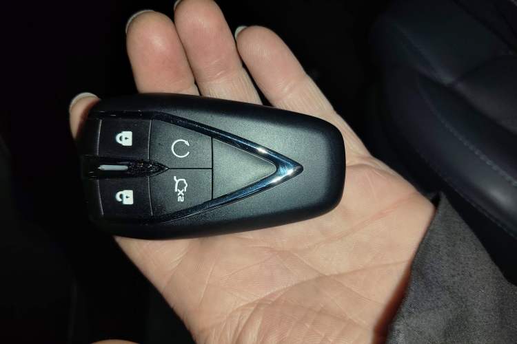 Used CHANGAN UNI-Z New Energy 2024 Blue Whale Smart Electric iDD 125km Beyond Edition Vehicle Key