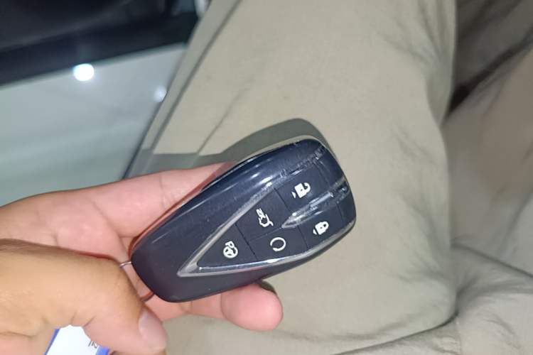 Used CHANGAN UNI-Z New Energy 2024 Blue Whale Smart Electric iDD 125km Excellence Model Vehicle Key