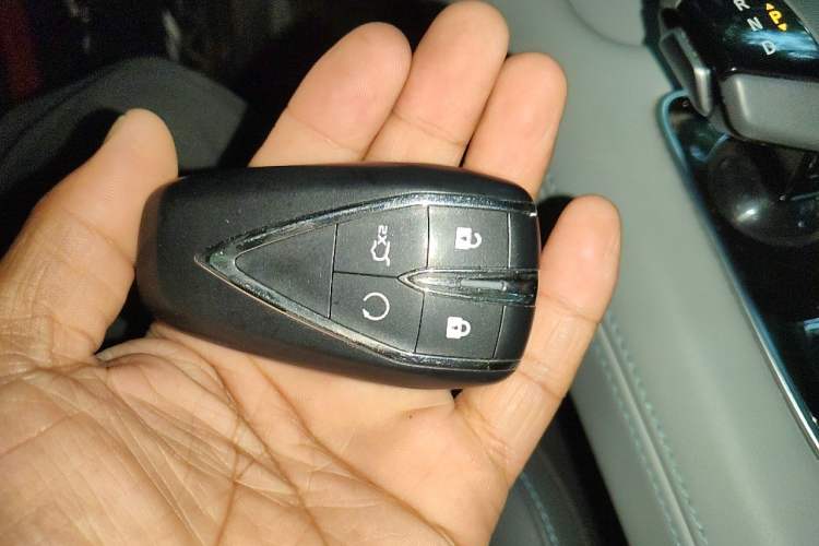 Used CHANGAN UNI-Z New Energy 2024 Blue Whale Smart Electric iDD 125km Beyond Edition Vehicle Key