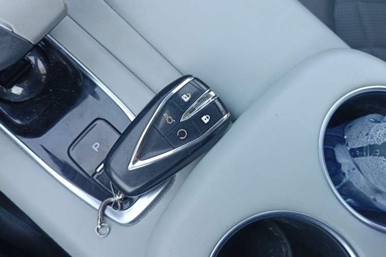 Used CHANGAN UNI-Z New Energy 2024 Blue Whale Smart Electric iDD 125km Beyond Edition Vehicle Key
